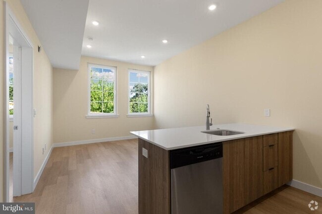 Building Photo - 1701 S 4th St Unit 203 Rental