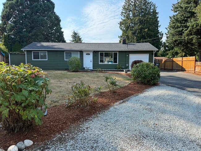 Building Photo - 3 Bedroom 2 Bath Fenced Yard Cul-de-Sac Ne... Rental