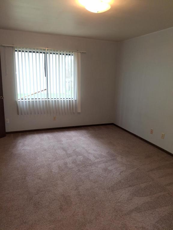 Photo - 728 Renshaw Ave