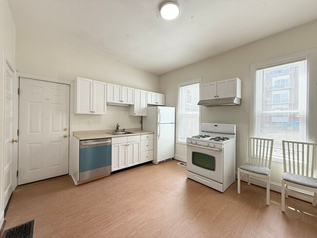 Photo - 60 Park St Unit 60 Park St.  3