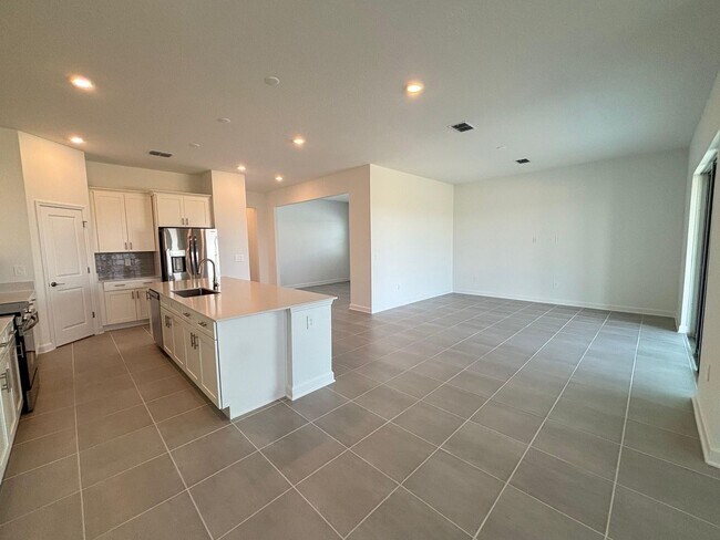 Photo - 5996 Shavasana Rd