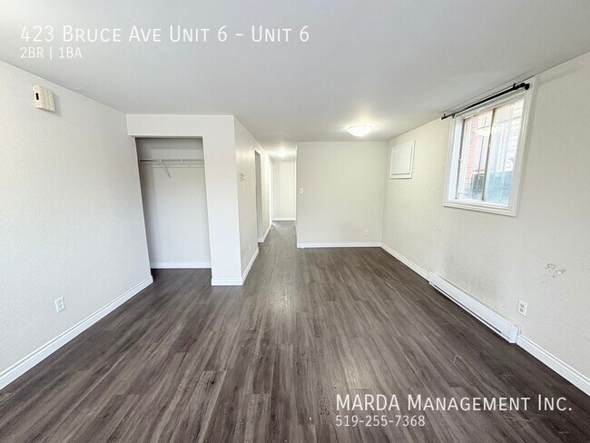 Photo - SPACIOUS 2BED/1BATH UNIT ON BRUCE + HYDRO & GAS!! 1 MONTH FREE RENT! Unit 6