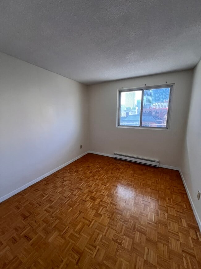 Photo - 263 MacLaren St