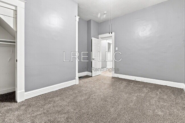Photo - 1821 Date St