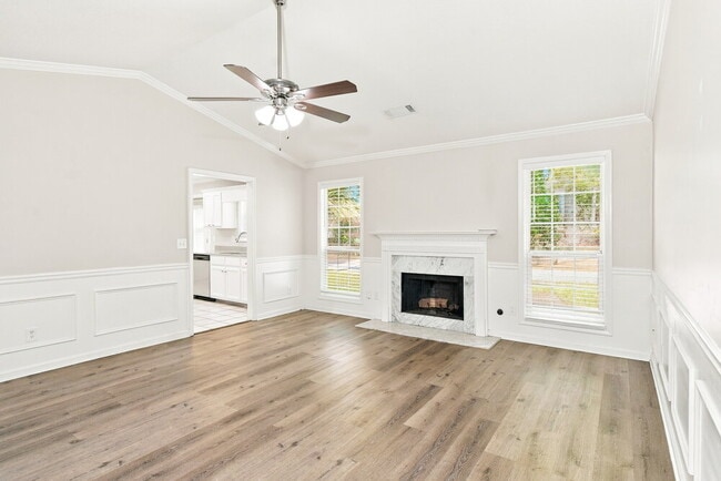 422 Shoal Cir