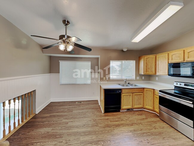 Photo - 3153 W 5025 S