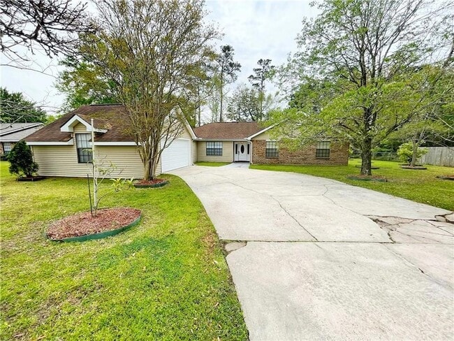Building Photo - 101 Herwig Bluff Rd