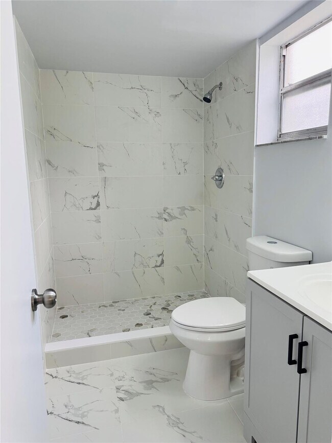 Photo - 313 Gardens Dr Unit 104