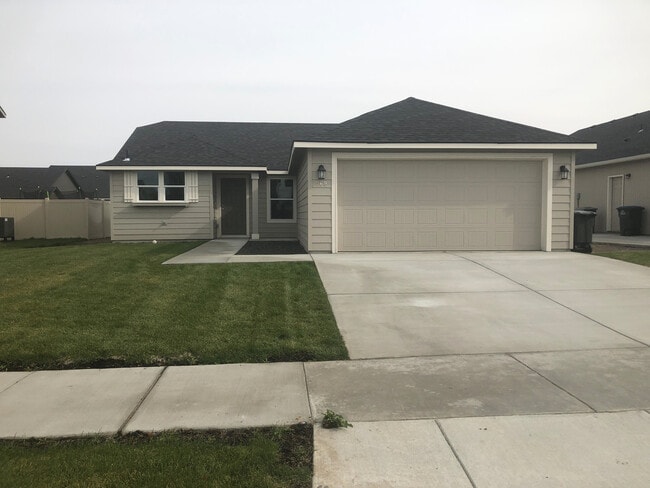 Photo - Newer Construction For Rent