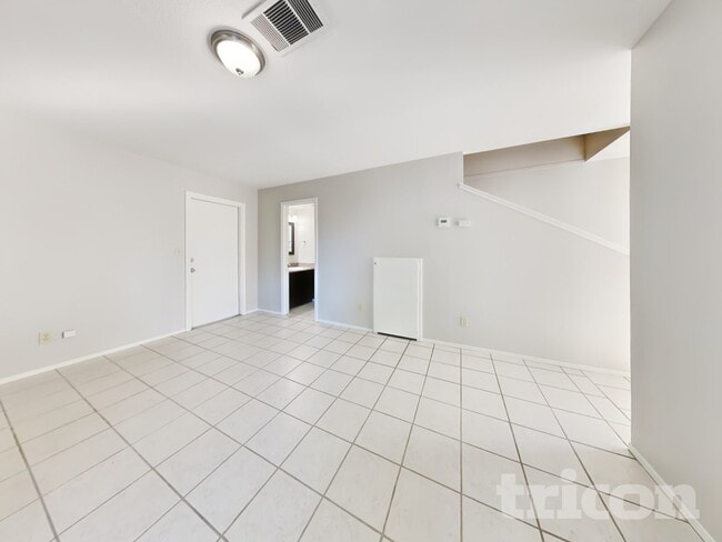 Photo - 1872 Little John Way