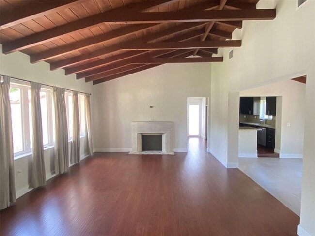 Photo - 300 NE 17th Ave