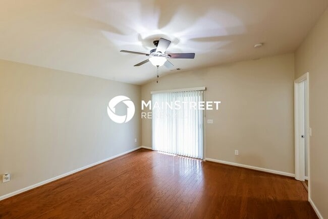 Photo - 3 Bedroom Pet-Friendly Home in MCCALLA, AL with Main Street Renewal