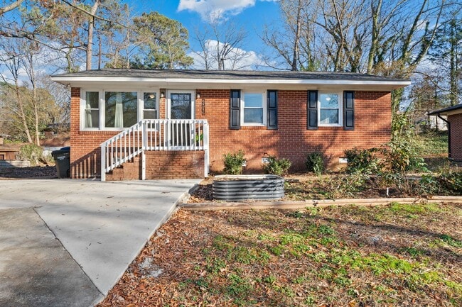 Building Photo - Charming All-Brick 3 Bedroom Durham Rental – Available NOW!