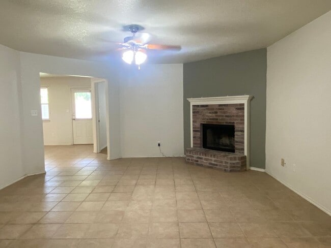 206 Burnham Dr