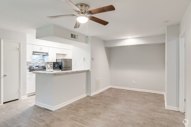 Photo - The Hub at 934 Apartments