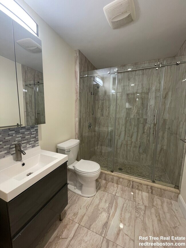 1616 Beacon St Unit 3