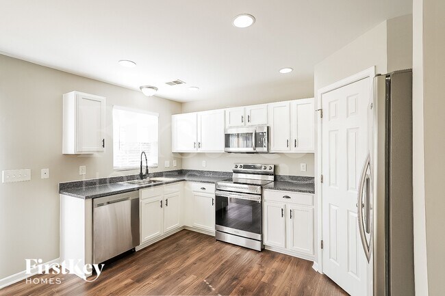 Photo - 1692 Comanche Run