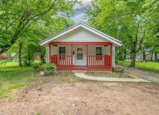 Building Photo - 1006 Junia Ave