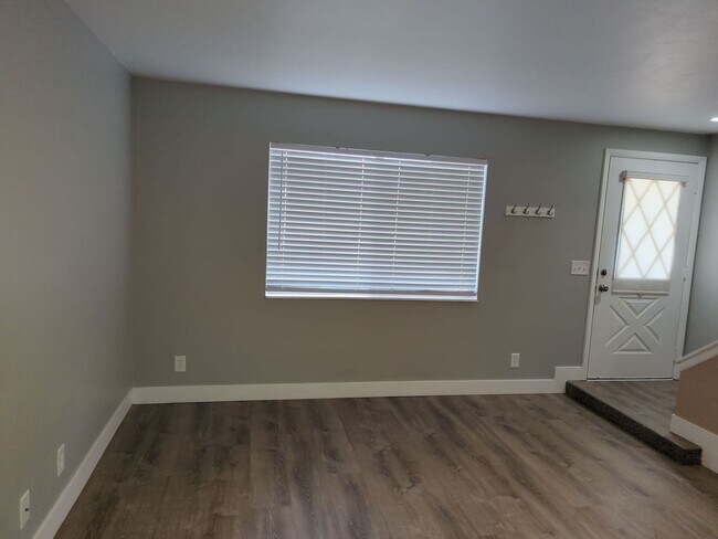 Photo - Beautifully Updated 2 Bed Townhome with Pool Access