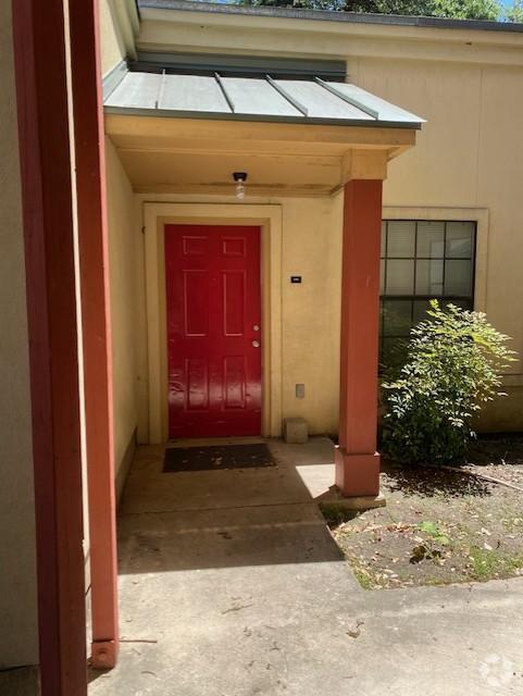 Building Photo - 3010 N St Mary's St Rental