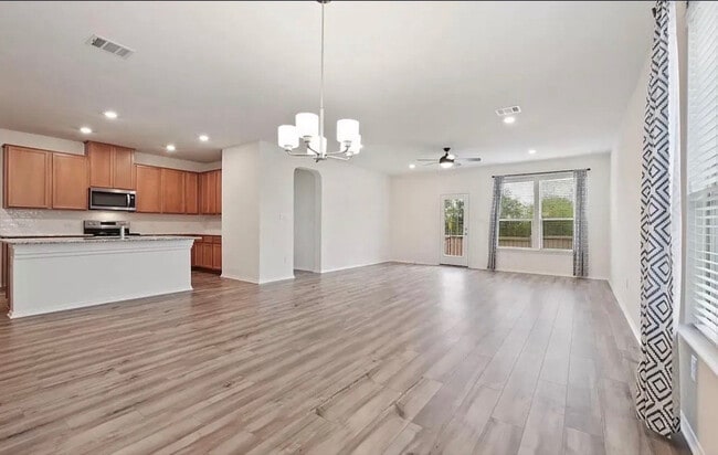 Photo - 100 Jarbridge Dr