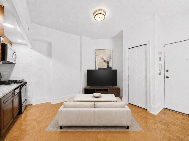 1534 Mt Vernon St Unit 2R