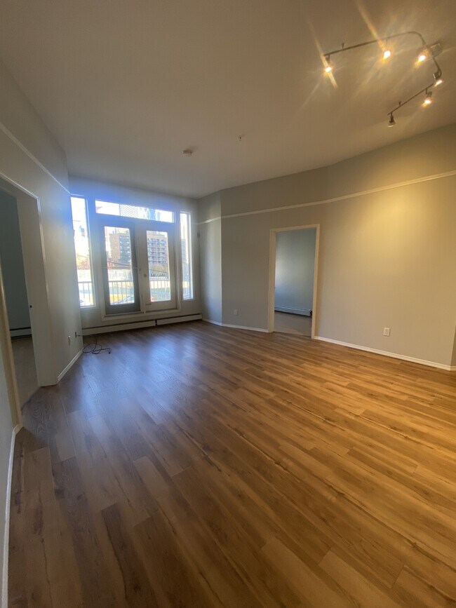 Photo - 1410-1412 2 St SW Unit 203