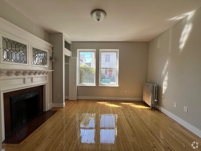 Building Photo - Fantastic Unit in Heart of Allston Near Ev... Rental