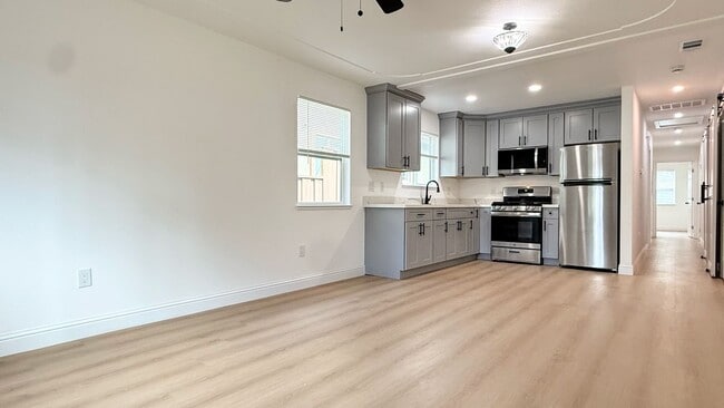 Photo - 214 N 17th St