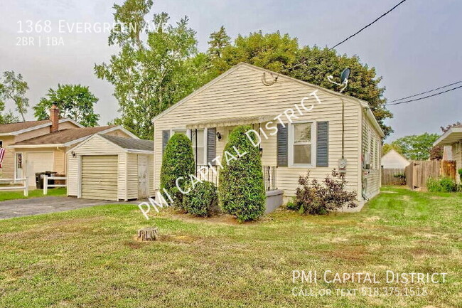 Building Photo - 1368 Evergreen Ave Rental