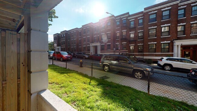 Photo - 140 Sutherland Rd Unit #A