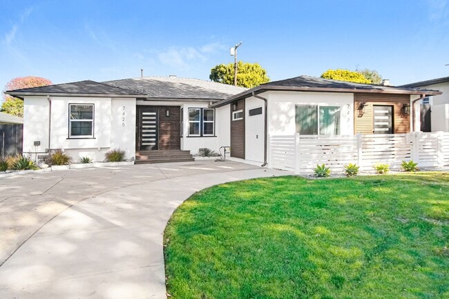 Building Photo - 7425 W 88th Pl