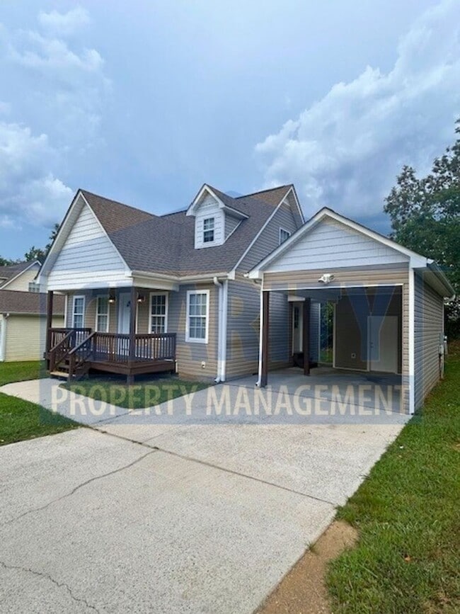 Building Photo - Three-bedroom home in Downtown Cleveland!