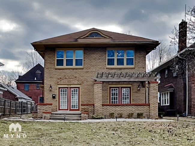 Building Photo - 563 E 37th St