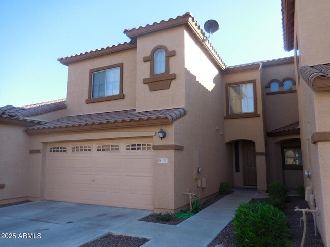 Photo - 2600 E Springfield Pl