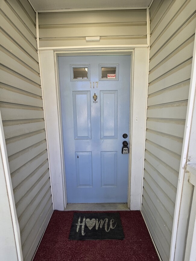 Photo - 117 Kingsbury Dr
