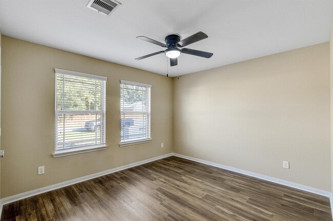 Photo - 5540 S Buffalo Cir