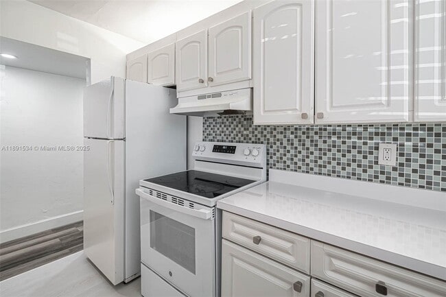 Photo - 2025 Miami Rd Unidad 3B