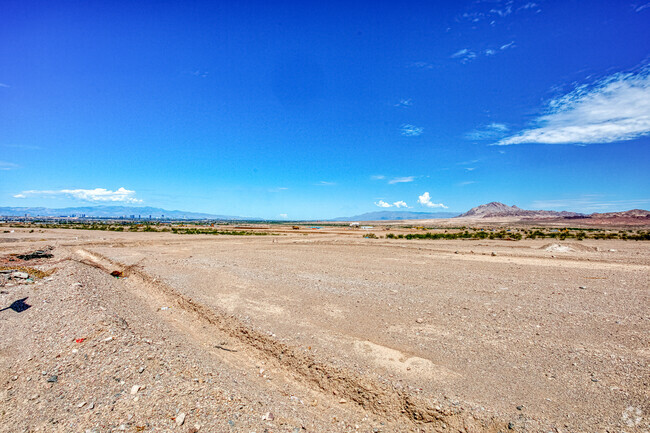 Building Photo - Adler Rental