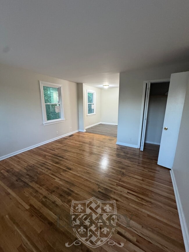 Photo - 2316 Woodridge Dr