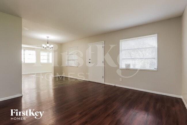 Photo - 3819 W Wisconsin Ave