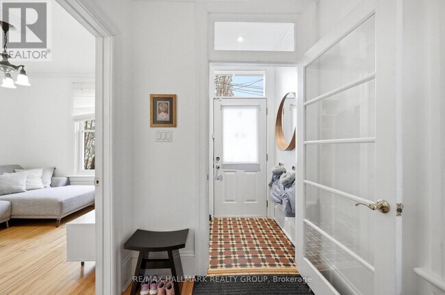 Photo - 138 Keefer St