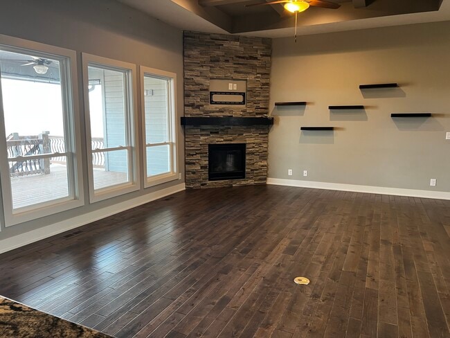 Photo - 19616 Parker Street