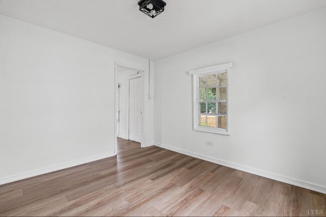 Photo - 111 M T Holt Ave