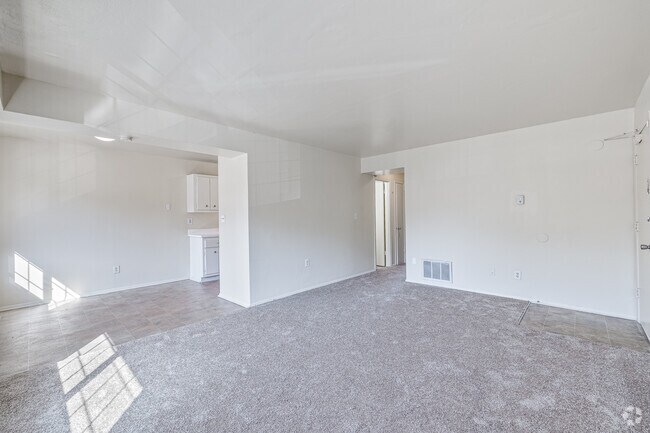 2BR, 1BA - 867SF - Livingroom