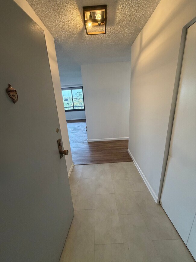 5500 Holmes Run Pkwy Unit 1004