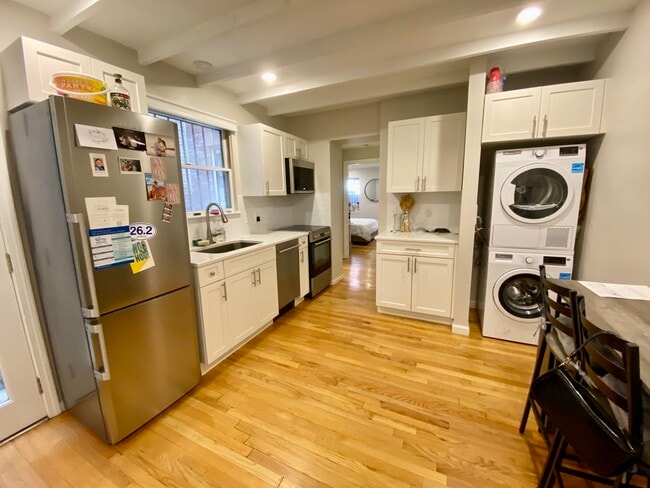 Building Photo - 15 Bond St Unit 1