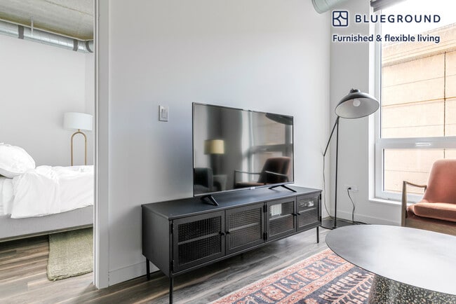 61 W Erie St Unit SI FL2-ID1398