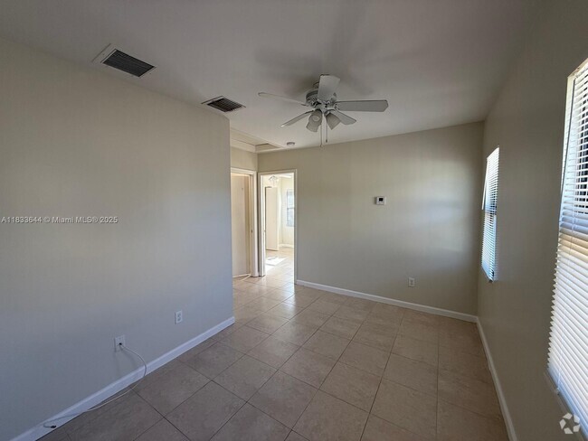 Building Photo - 423 53rd St Unit D Rental