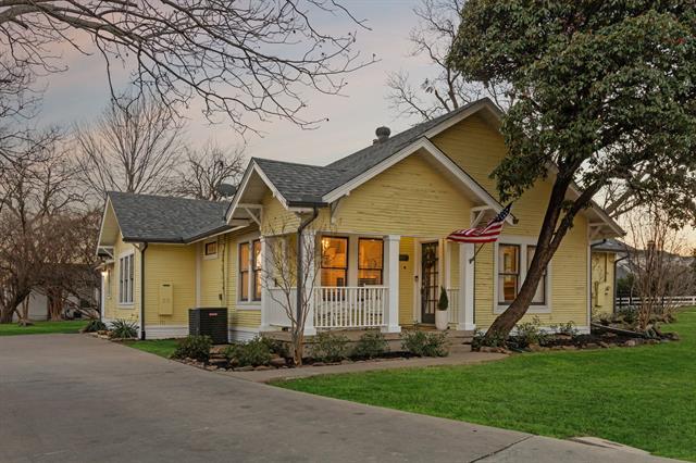 Building Photo - 704 Williams St